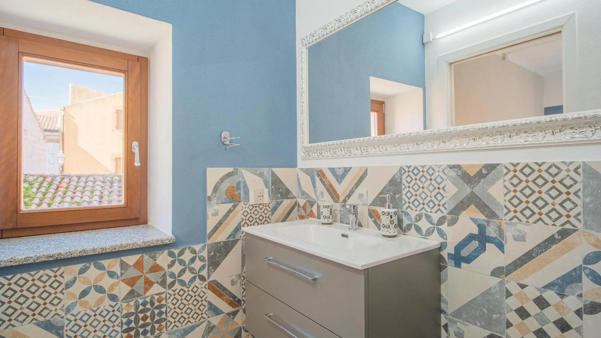La Vedetta Apartment Luras 0*,  Italy